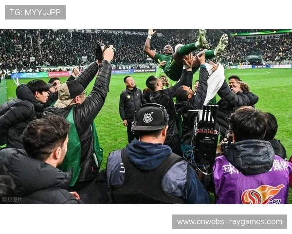 国安锋将法比奥收官战独中四元,以28球反超卡扎伊什维利夺中超金靴 国安锋将法比奥收官战独中四元,以28球反超卡扎伊什维利夺中超金靴