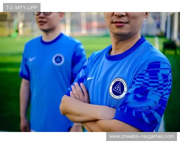 城市足球集团背景下的深圳新鹏城：曼城模式在中超的实践与挑战